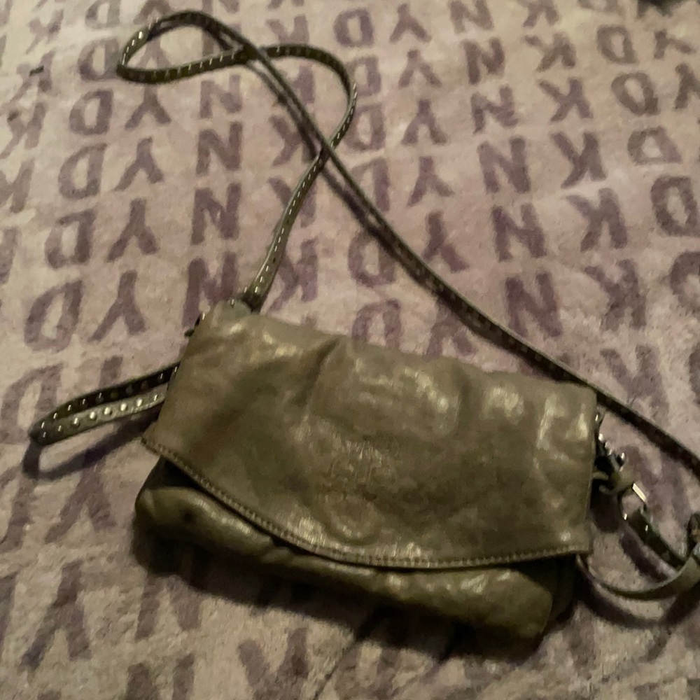 Rough Roses Crossbody